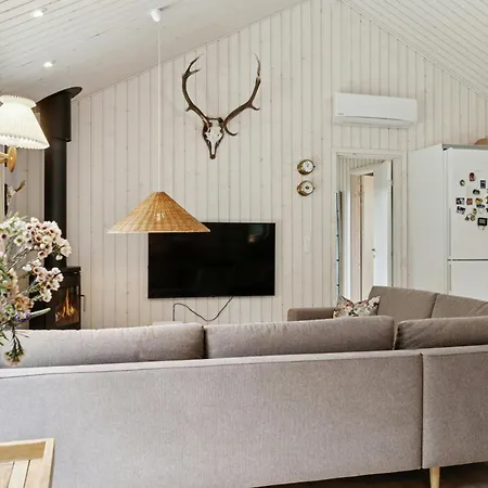 Family Retreat Between Forest And In Odden Feriehus *